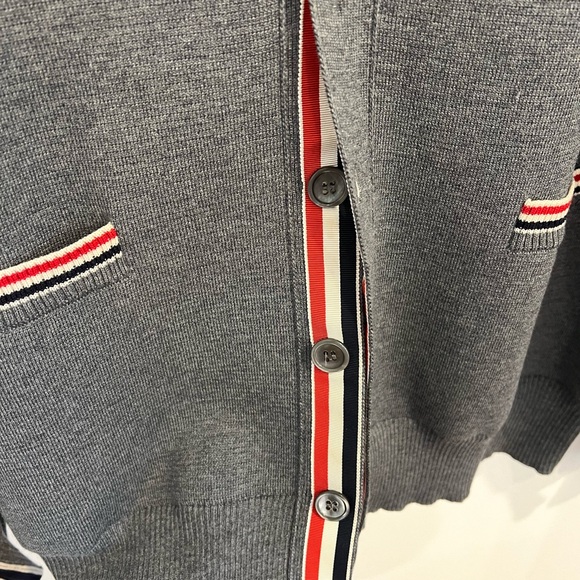 Authentic Thom browne cardigan with signature sleeve line - Picture 5 of 10